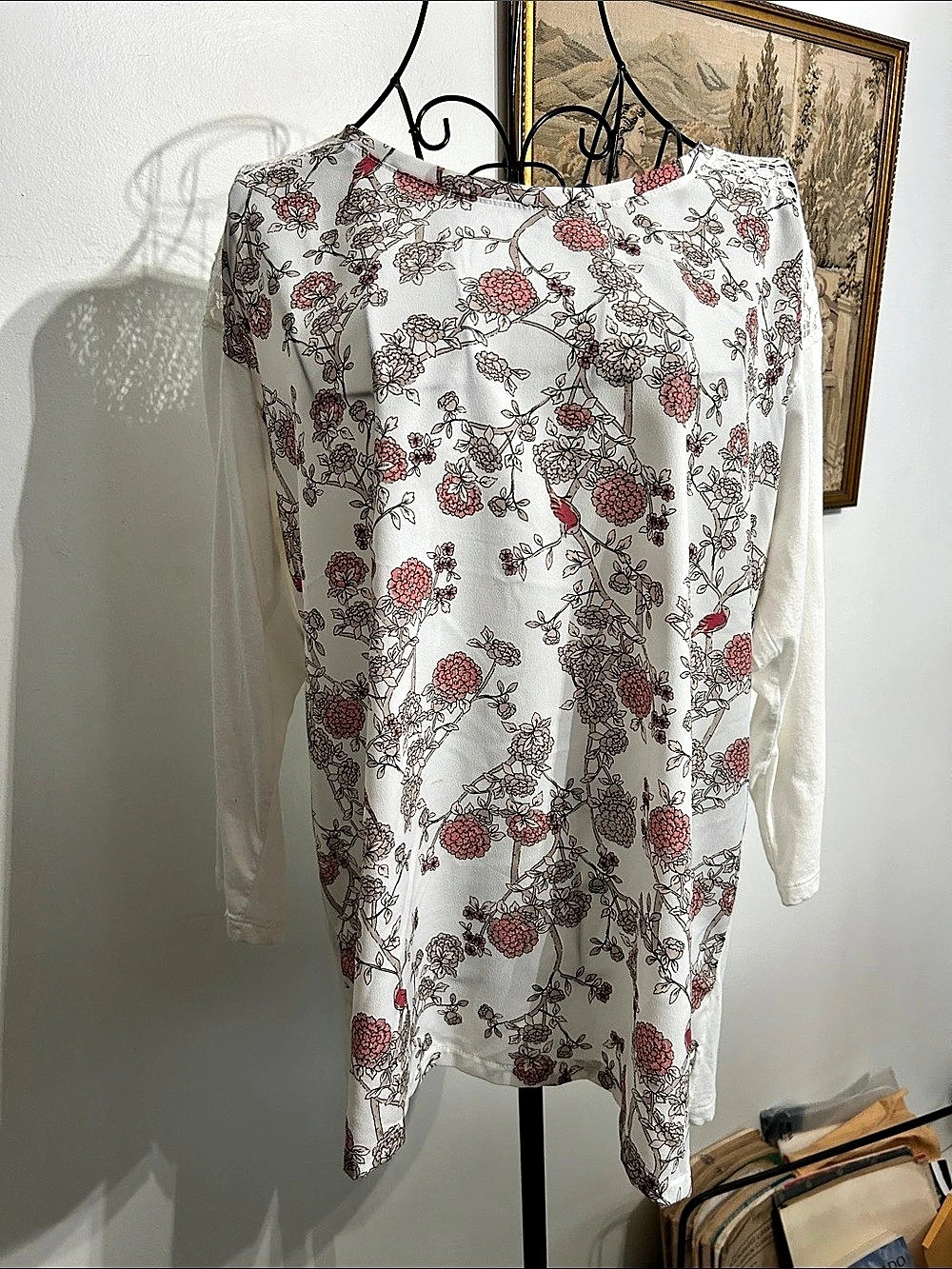 Van Heusen Floral Blouse in White & Pink Size Large Like New